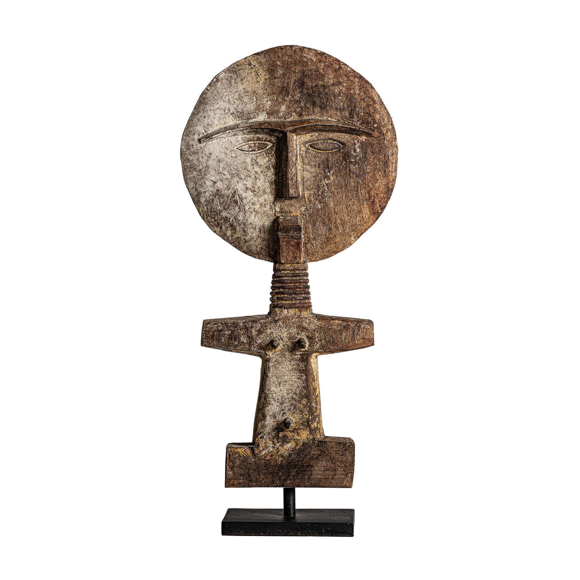 Figura etnica artesanal de madera